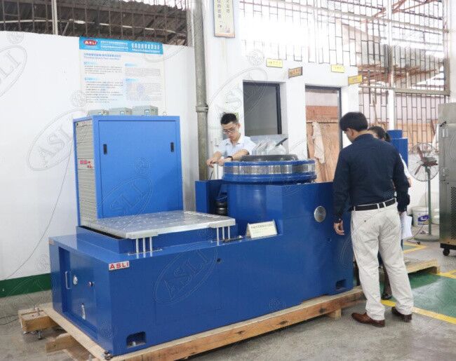 بطارية السيارة EN50604 IEC62133 UN38.3 منضدة اختبار الاهتزاز للاختبار المعملي